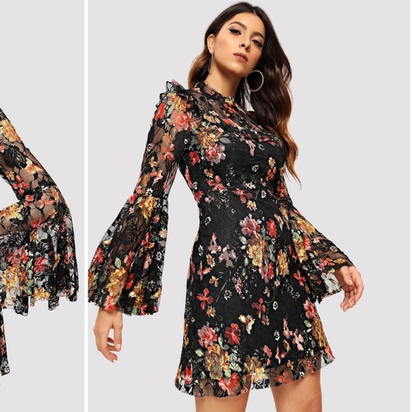 NWOT Bell sleeve floral lace dress - Picture 4 of 4